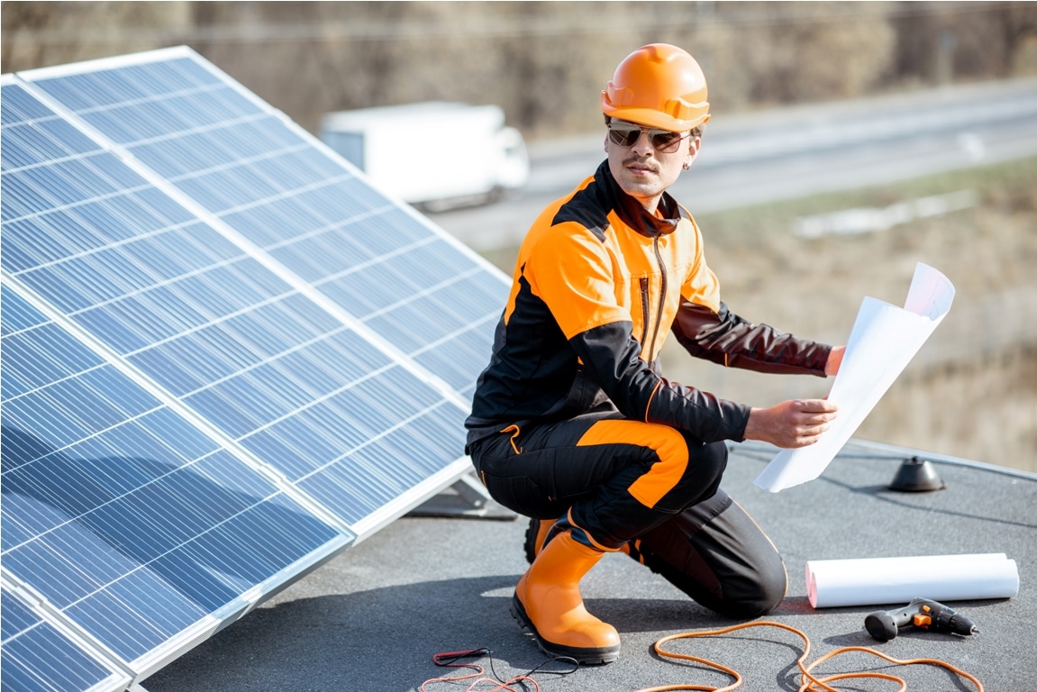 electrician installing solar panels 2021 09 02 01 01 35 utc