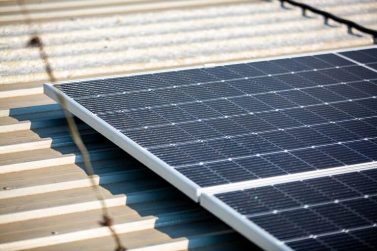 solar panel installer installing solar panels on r 2023 03 08 03 24 51 utc