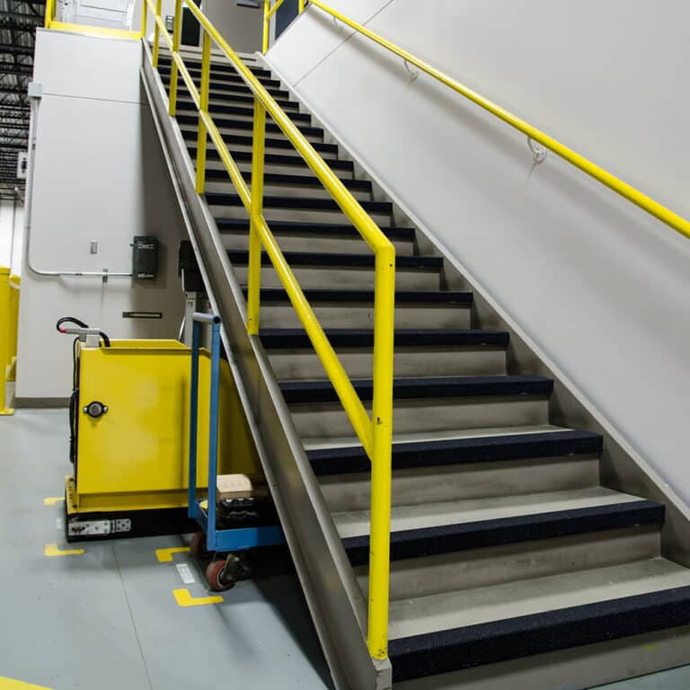 Sécurisez vos escaliers avec ce revêtement antidérapant indispensable