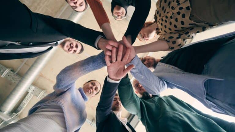 Optimiser le travail en réseau : l&rsquo;atout d&rsquo;un CRM pour dynamiser votre association